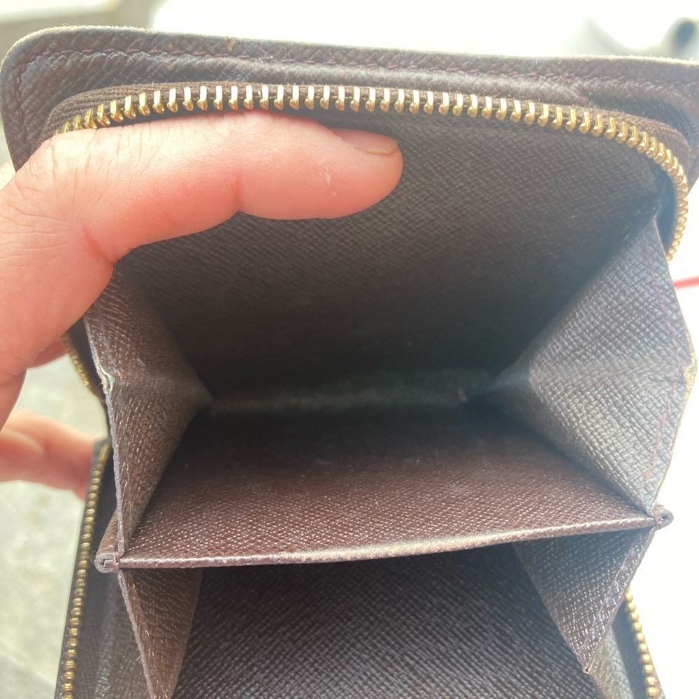 Louis Vuitton Compact Wallet - Picture 13 of 14